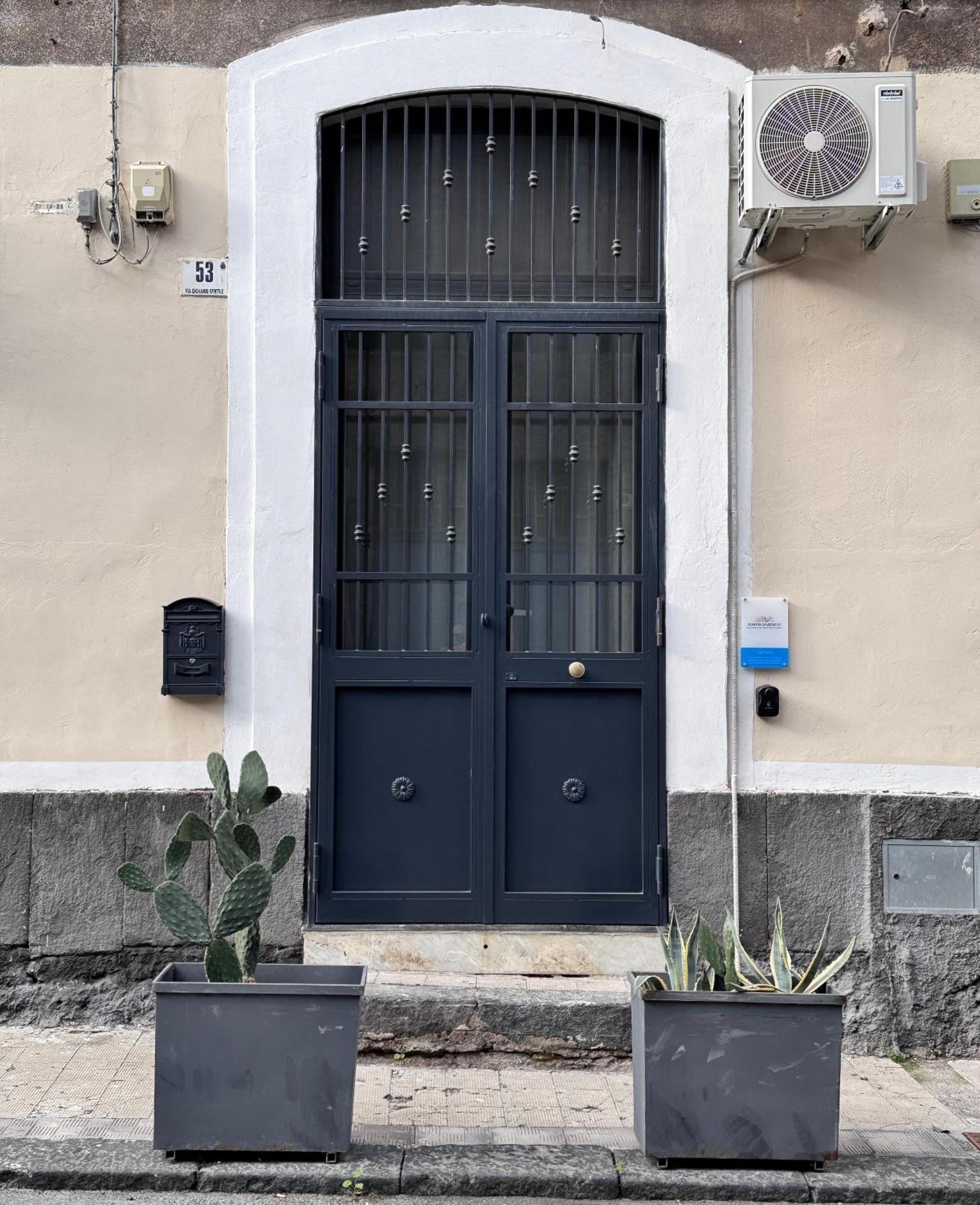Almond Apartment Catania Exterior photo